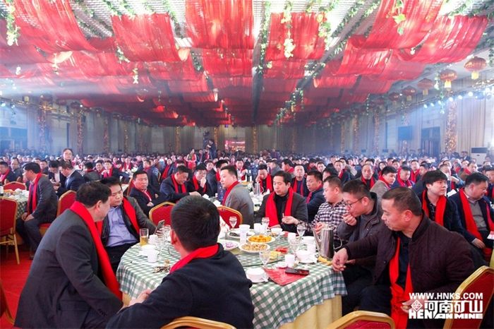 我公司2016年度销售工作总结暨表彰大会胜利召开